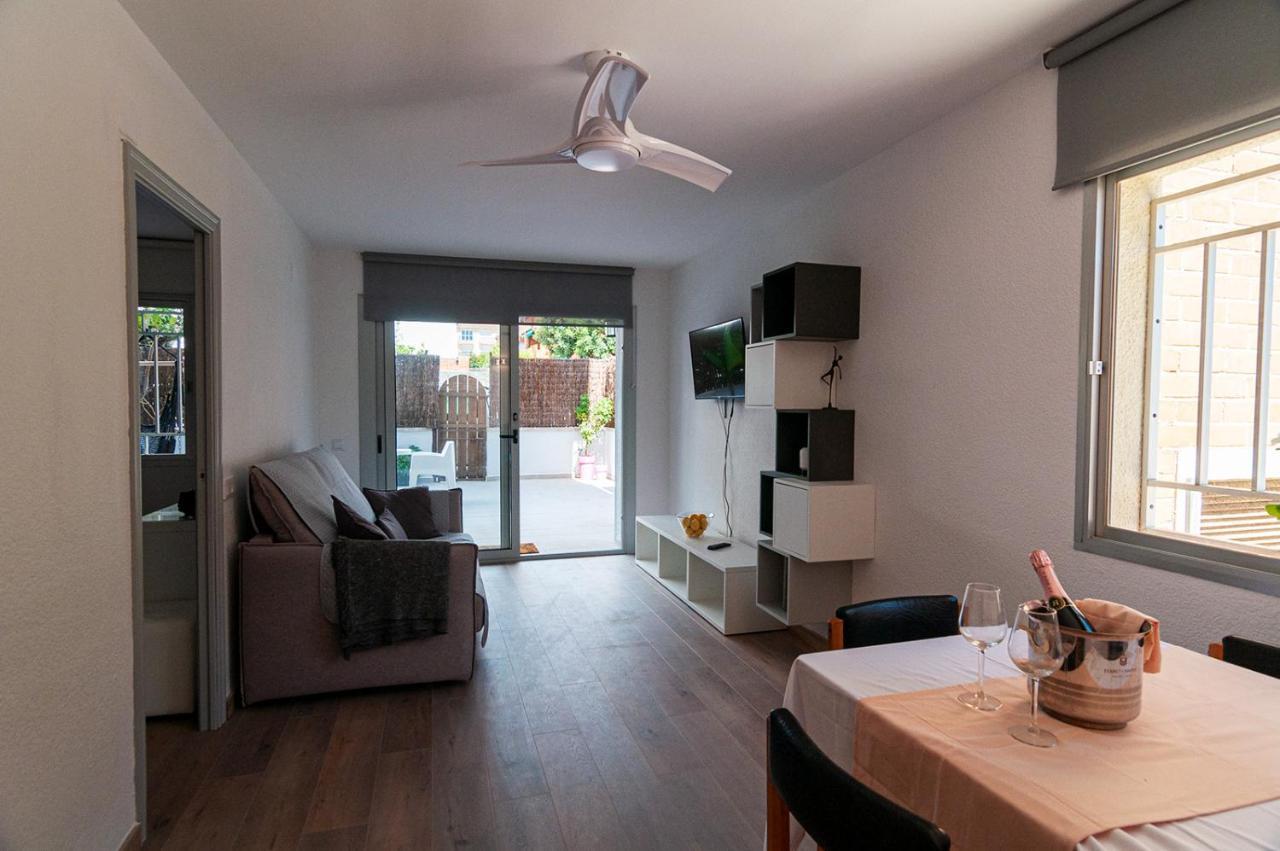 Near Beaches Large Private Patio, Aircon & Community Pool Coma-Ruga Extérieur photo
