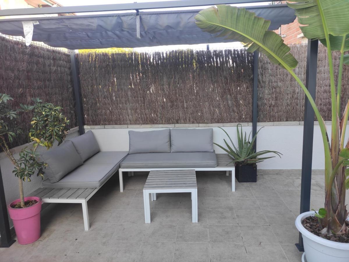Near Beaches Large Private Patio, Aircon & Community Pool Coma-Ruga Extérieur photo